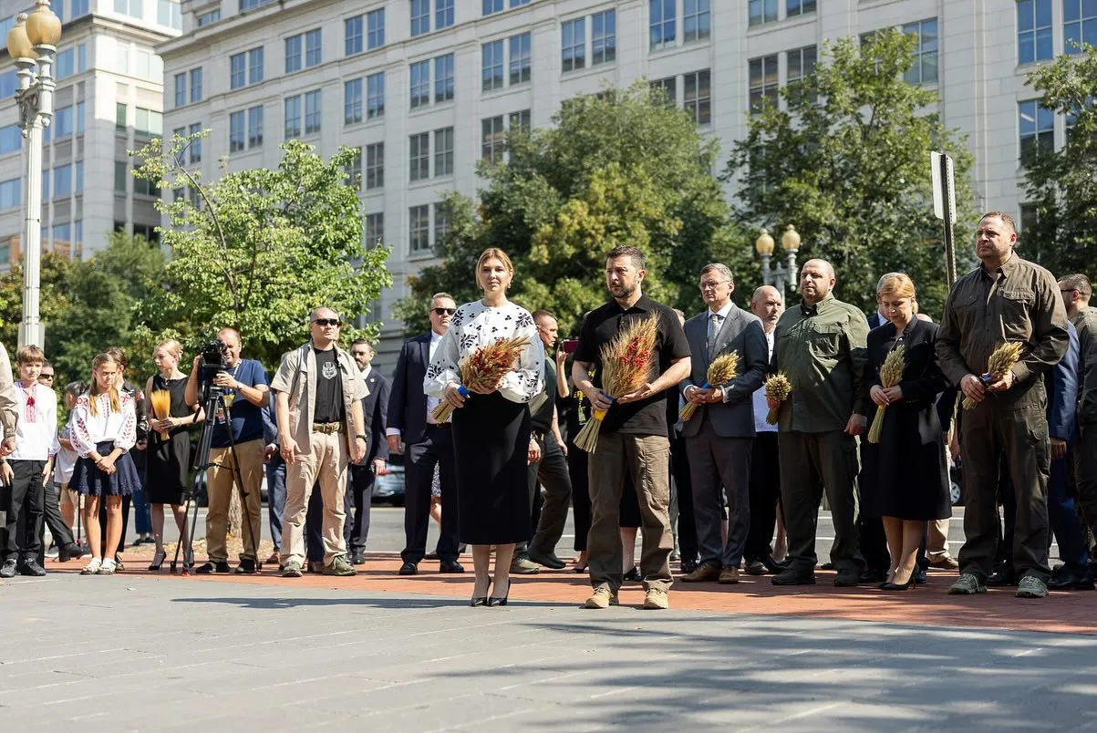 Вишуканий образ Олени Зеленської Вишуканий образ Олени Зеленської