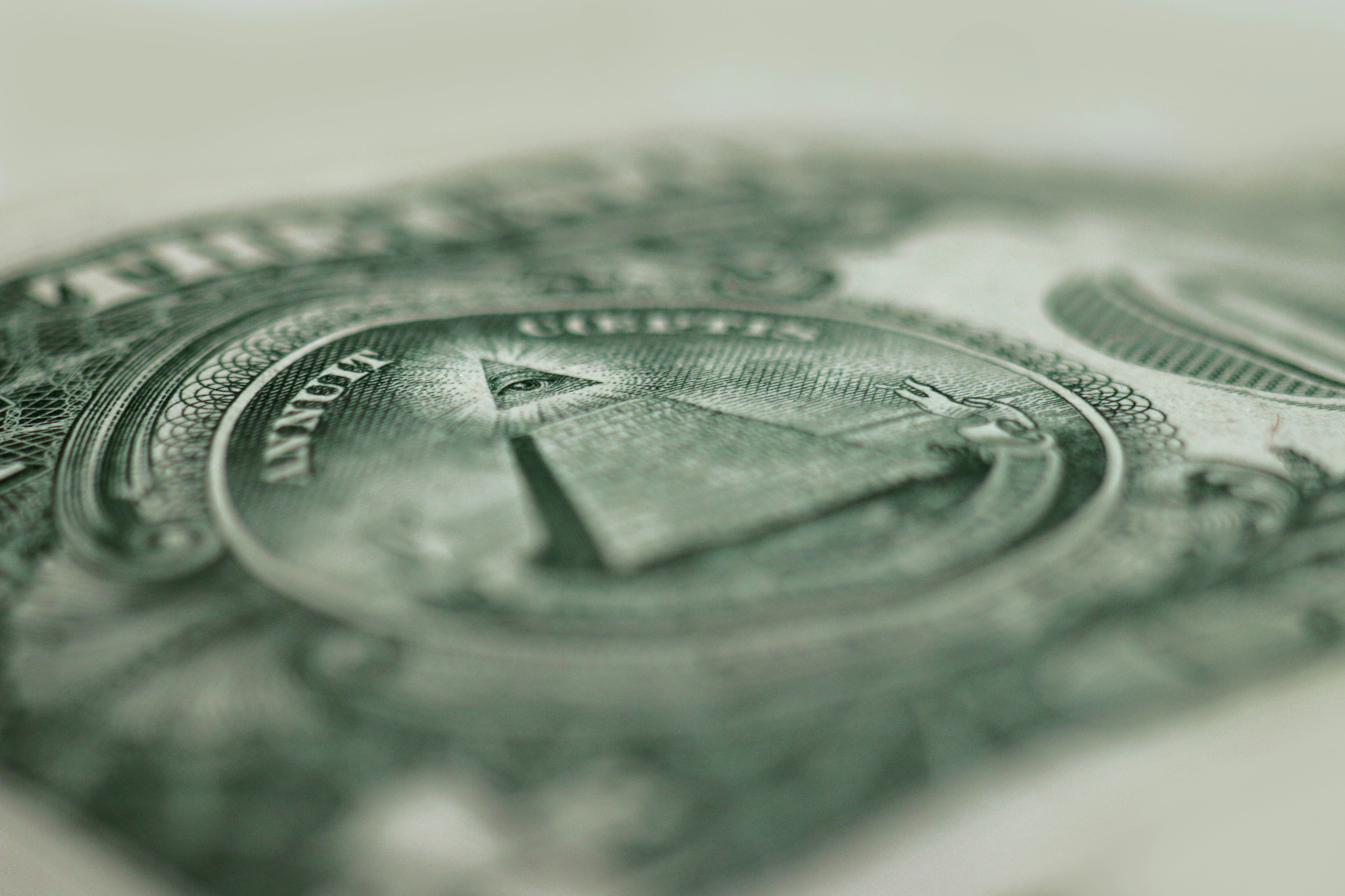 НБУ встановив курс долара - скільки коштує валюта 10 липня