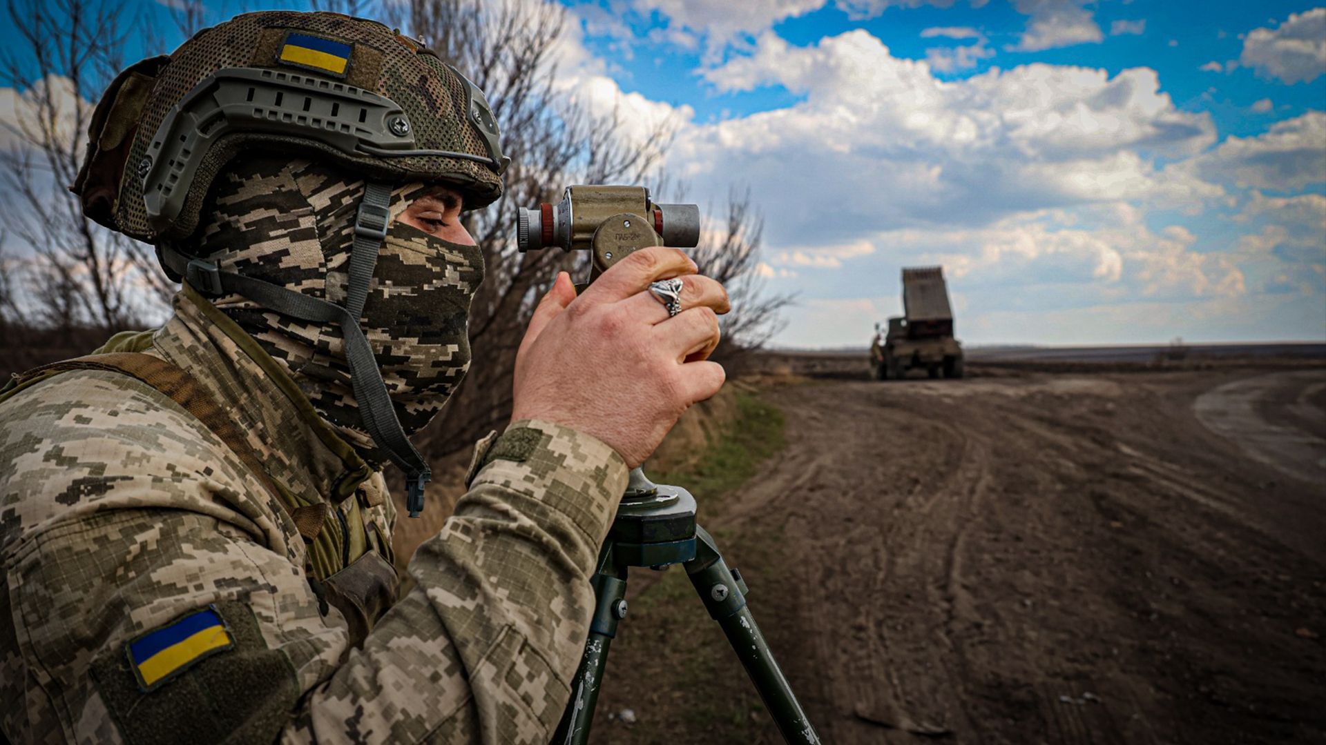 На Покровському напрямку посилюють оборонні рубежі На Покровському напрямку посилюють оборонні рубежі