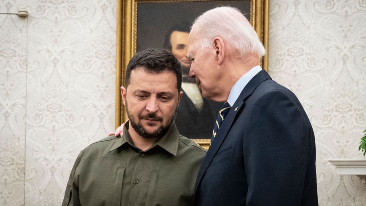 Зеленський відреагував на обмовки Байдена під час Саміту НАТО Зеленський відреагував на обмовки Байдена під час Саміту НАТО