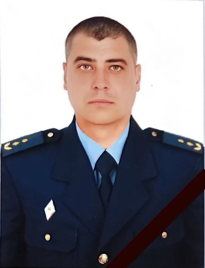 Артем Костиря - працівник ДСНС, який загинув під час удару по Будах 13 липня 2024