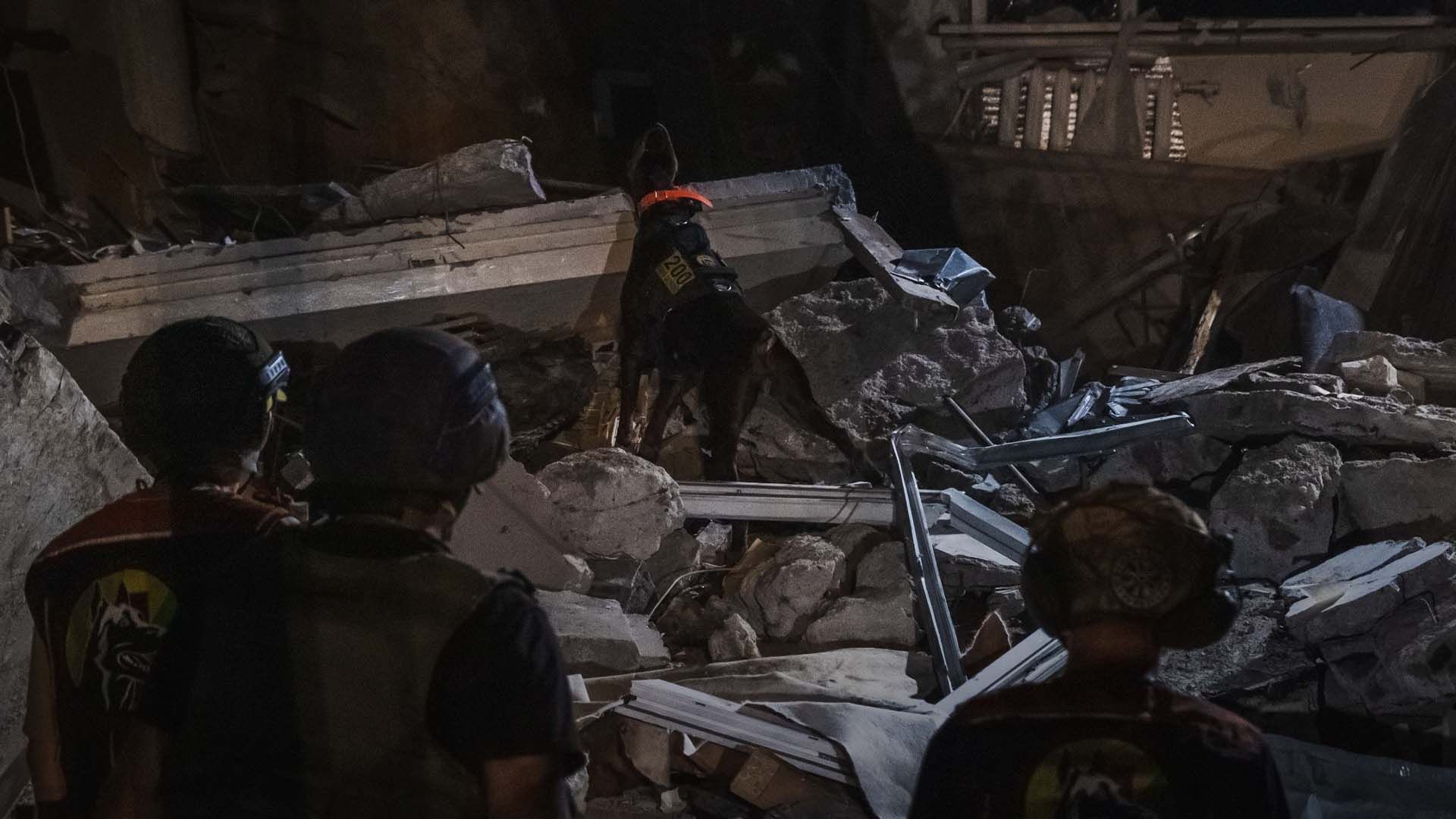 Наслідки обстрілу у Мирнограді на Донеччині Наслідки обстрілу у Мирнограді на Донеччині