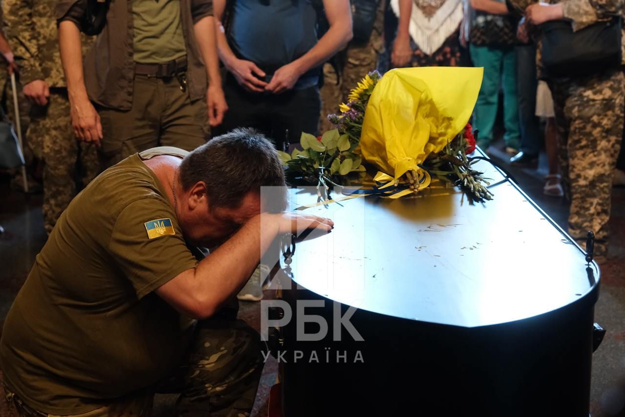 Киевляне пришли попрощаться с Николаем Коханивским