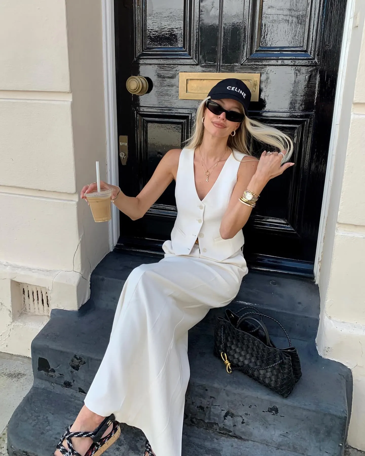 Стильний образ Леоні Ганне Стильний образ Леоні Ганне