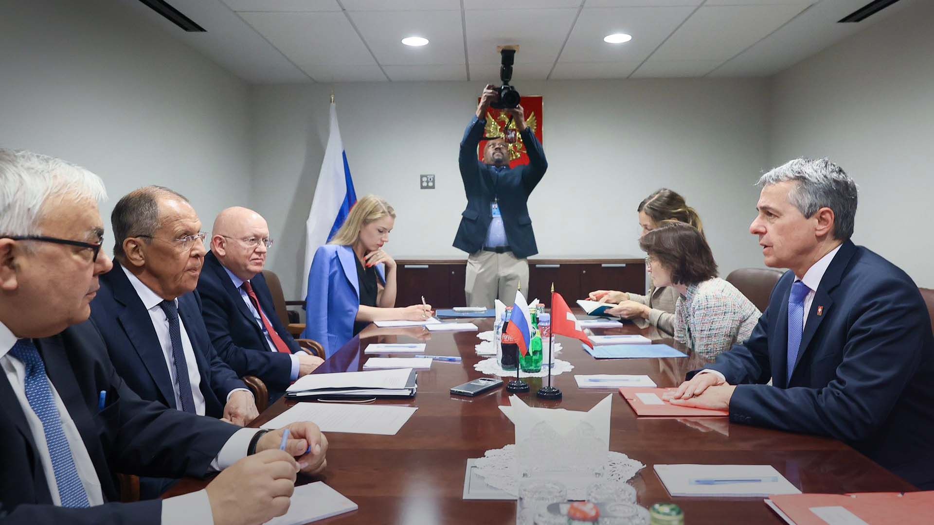 Глава МЗС Швейцарії зустрівся з Лавровим Глава МЗС Швейцарії зустрівся з Лавровим