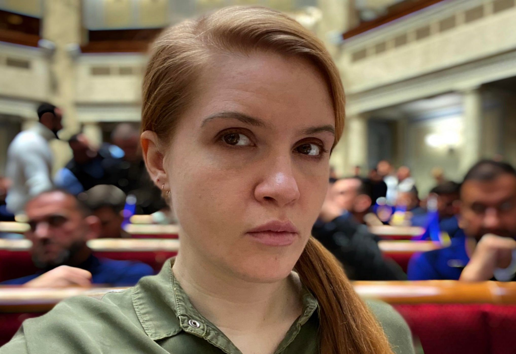 Безуглая вышла из фракции "Слуга народа" Безуглая вышла из фракции "Слуга народа"