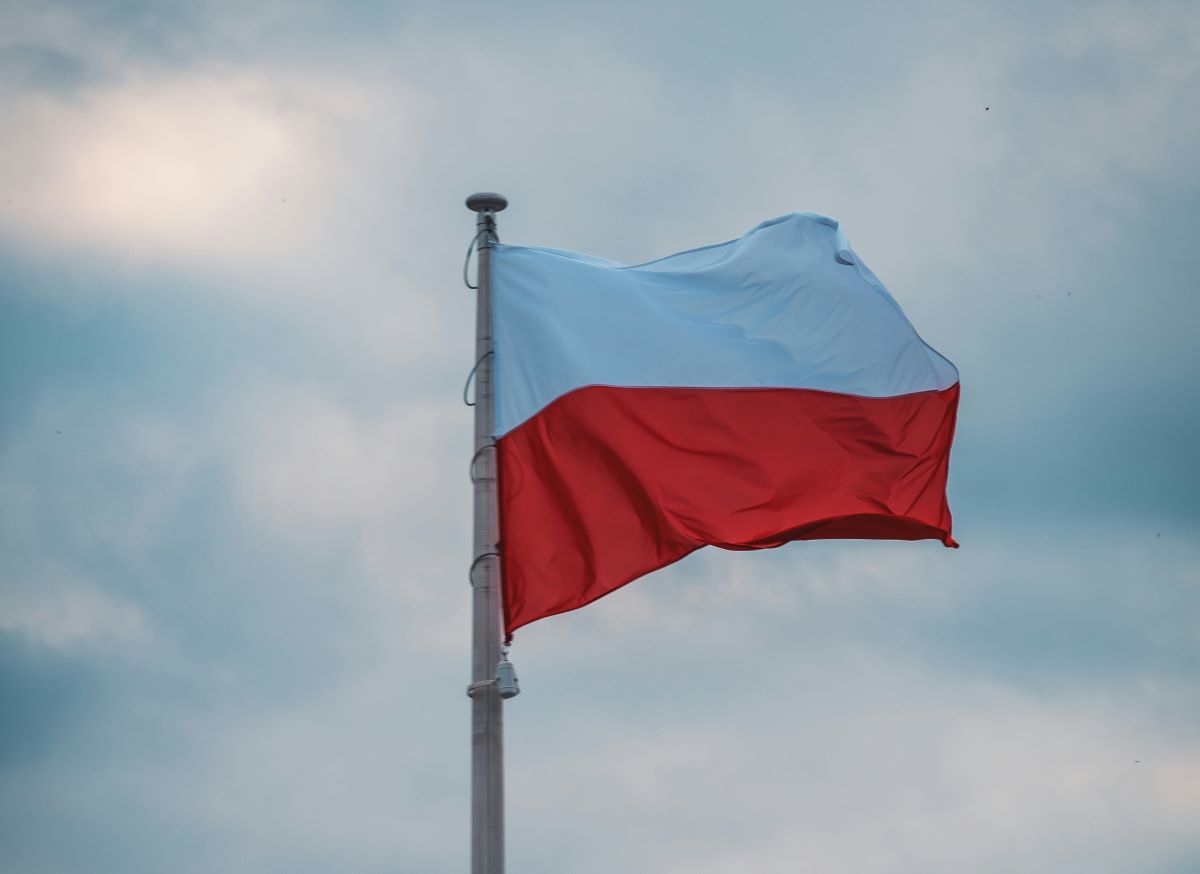 У Польщі розслідують, чи міг ексміністр оборони розкрити секретну інформацію - 24 Канал