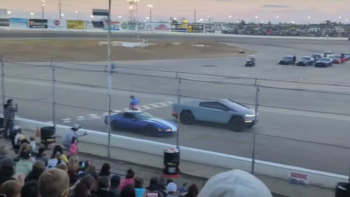 Старый Chevrolet Corvette Grand Sport опередил в гонке Tesla Cybertruck