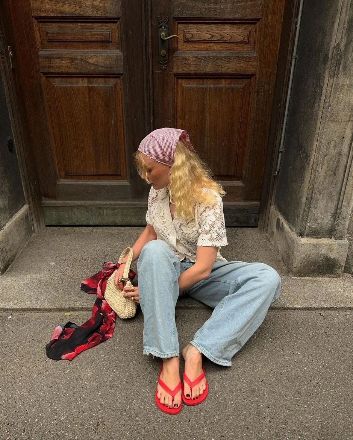 Стильні образи з хусткою на літо Стильні образи з хусткою на літо