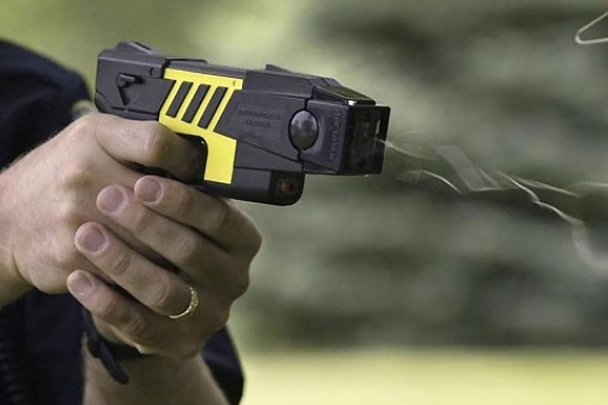 Кабмін погодив законопроєкт щодо використання електрошокерів поліцейськими Кабмін погодив законопроєкт щодо використання електрошокерів поліцейськими