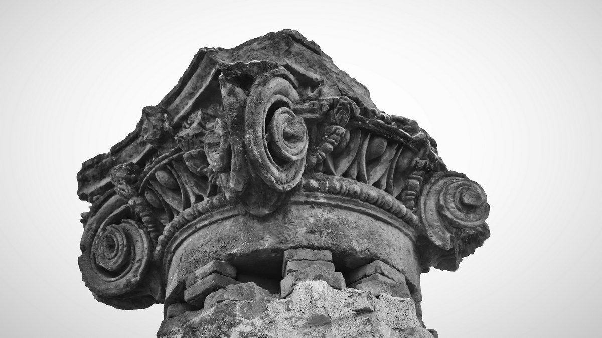 К извержению Везувия добавились сильные землетрясения, которые также разрушали Помпеи К извержению Везувия добавились сильные землетрясения, которые также разрушали Помпеи