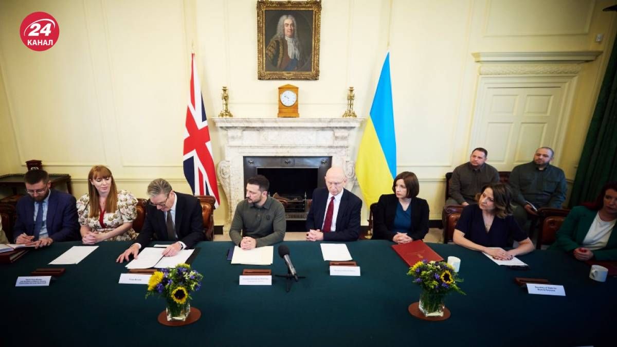 На Даунінг-стріт відбувся історичний виступ Зеленського На Даунінг-стріт відбувся історичний виступ Зеленського