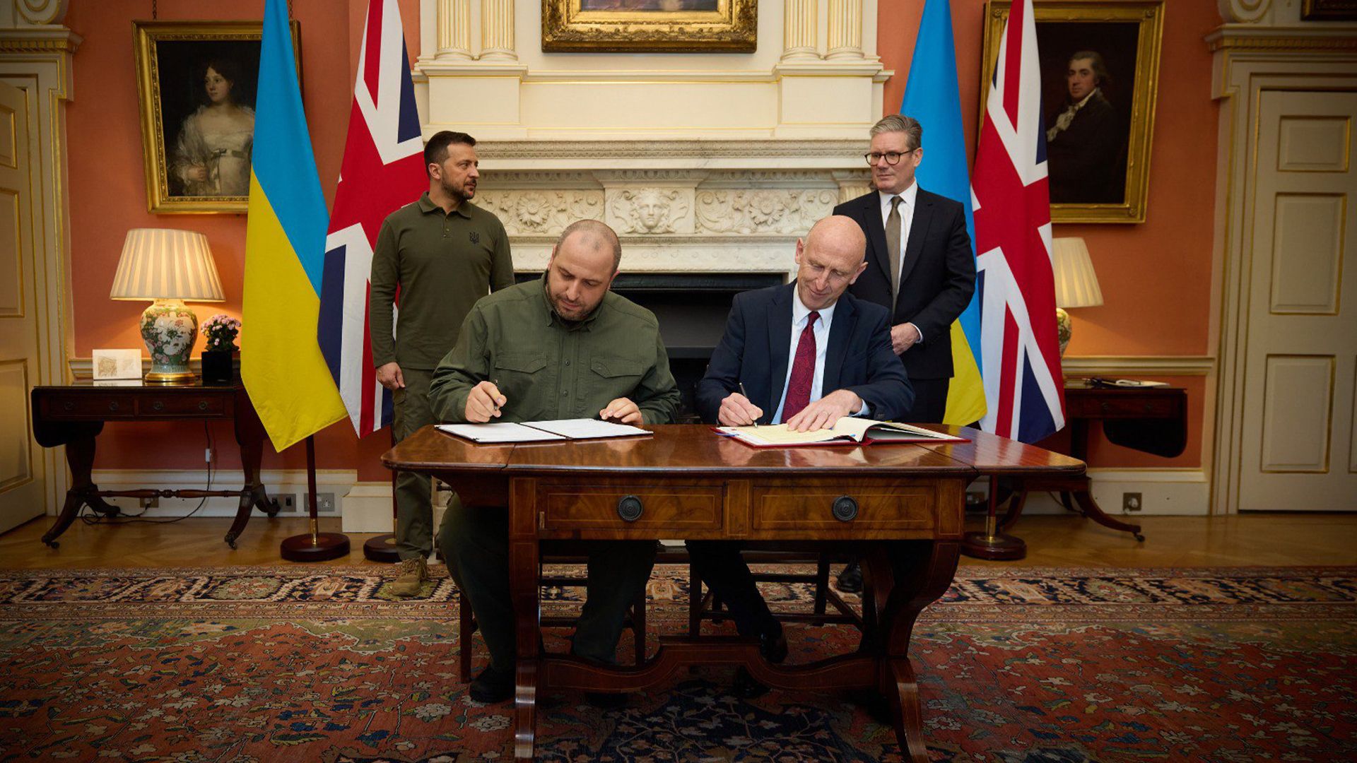 Украина и Британия подписали кредитное соглашение на 2 миллиарда фунтов