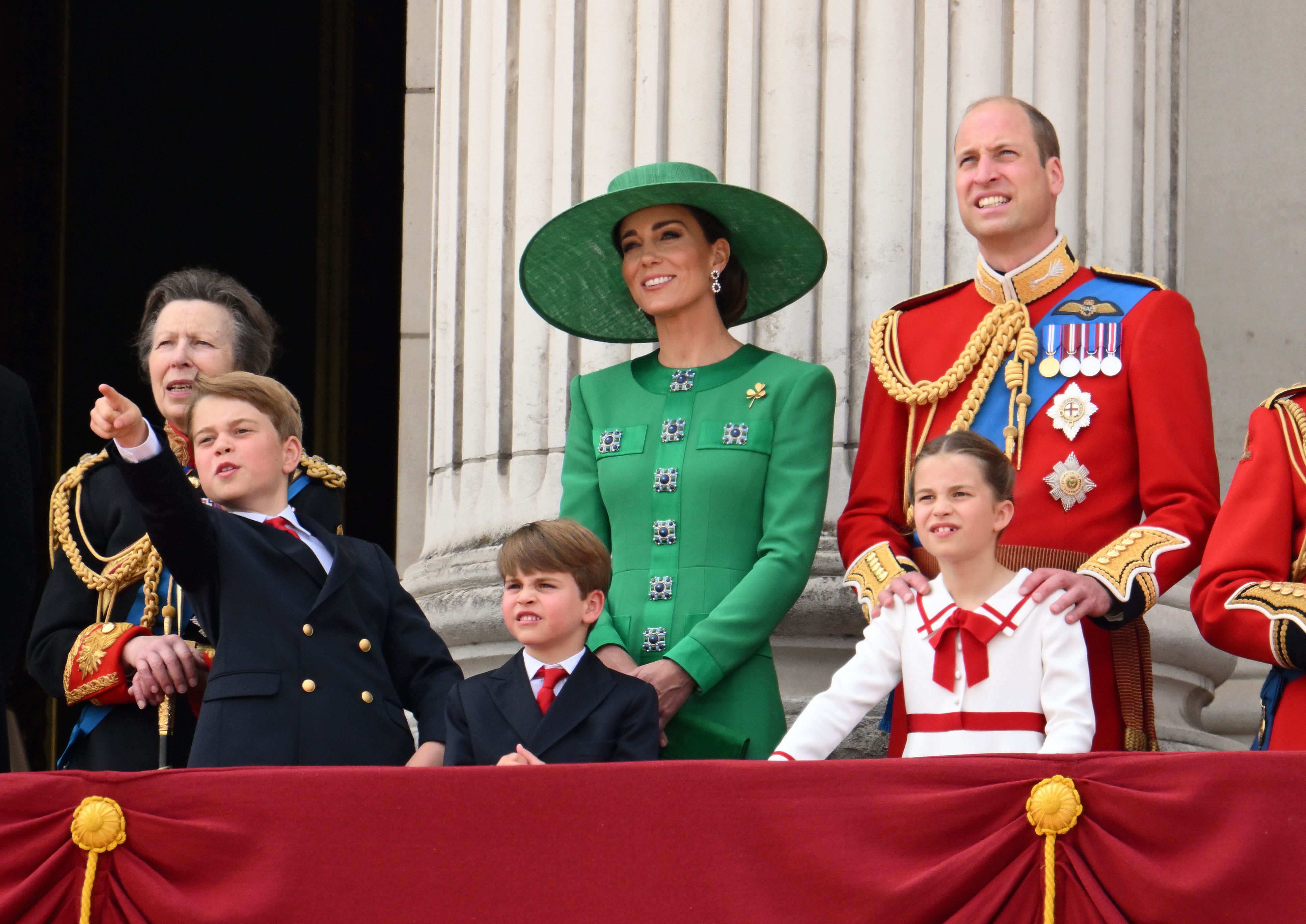 Как получить работу во дворце Как получить работу во дворце