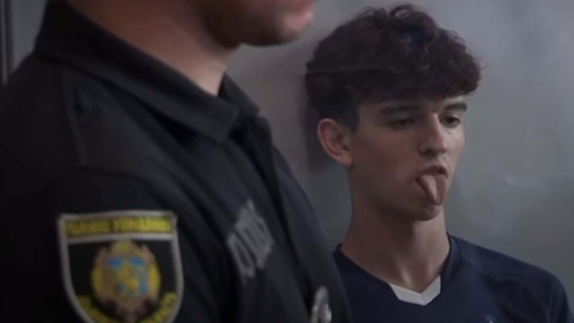 Підозрюваний у вбивстві Фаріон показав язика її доньці Підозрюваний у вбивстві Фаріон показав язика її доньці