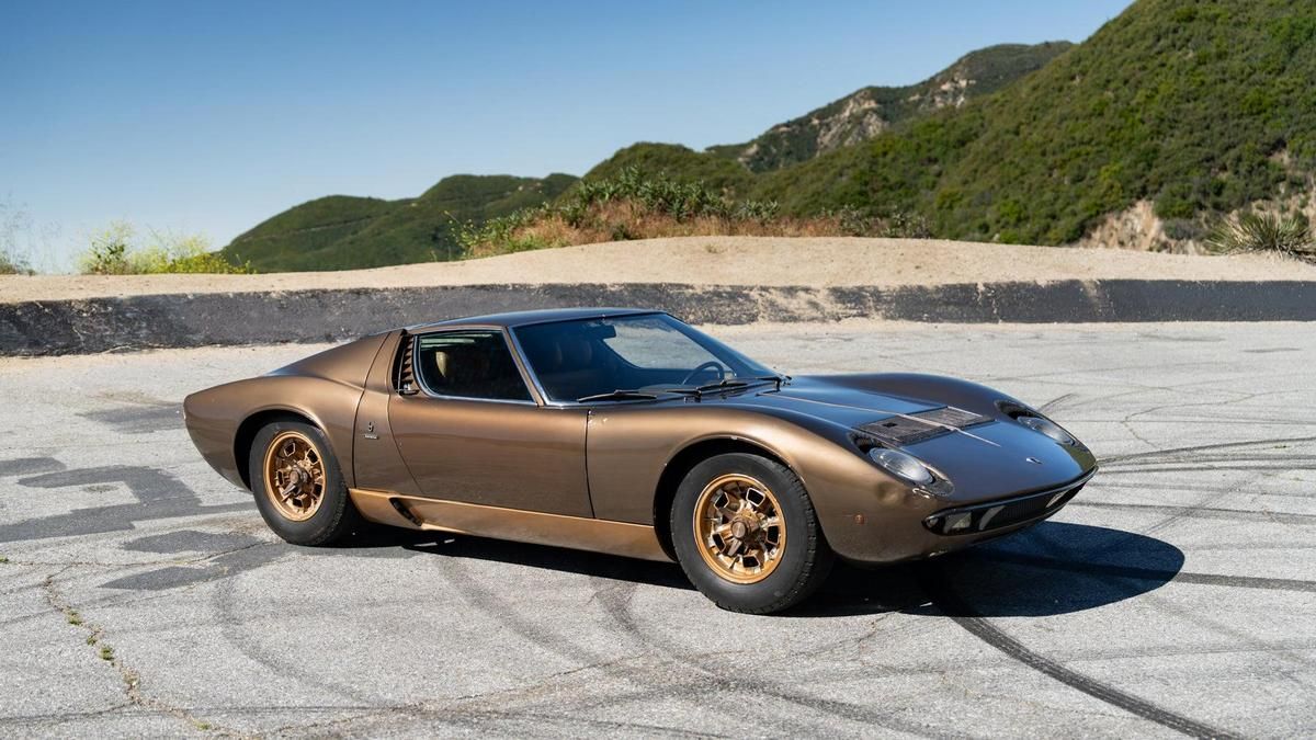 Владелец Lamborghini 40 лет использовал свою машину как мебель, а теперь продает ее на аукционе - Техно