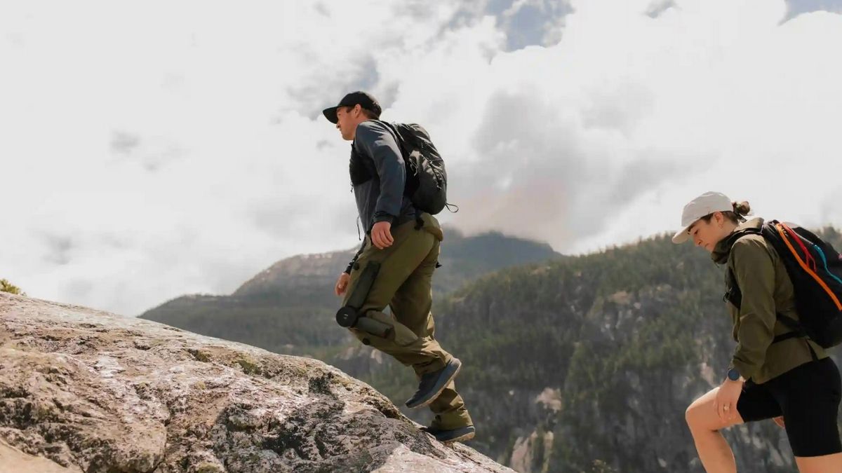 Штаны MO/GO – это система поддержки ходьбы с электродвигателем, похожая на экзоскелет Штаны MO/GO – это система поддержки ходьбы с электродвигателем, похожая на экзоскелет