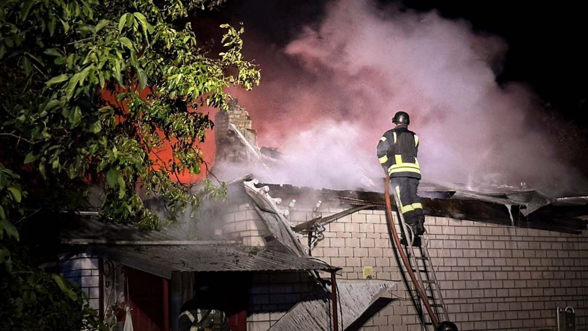 В Київській області через падіння уламків ворожого дрона загорівся будинок - 24 Канал В Київській області через падіння уламків ворожого дрона загорівся будинок - 24 Канал