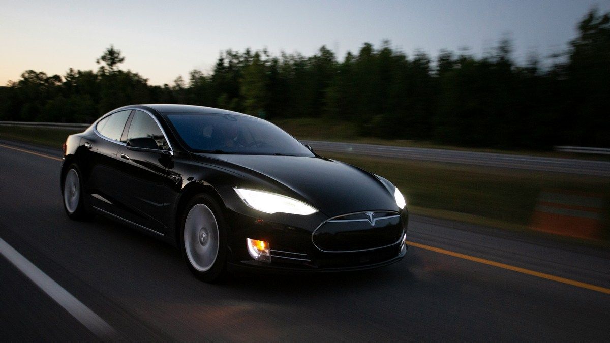 Технология автопилота Tesla не готова к выходу на рынок, говорит аналитик самой компании Технология автопилота Tesla не готова к выходу на рынок, говорит аналитик самой компании