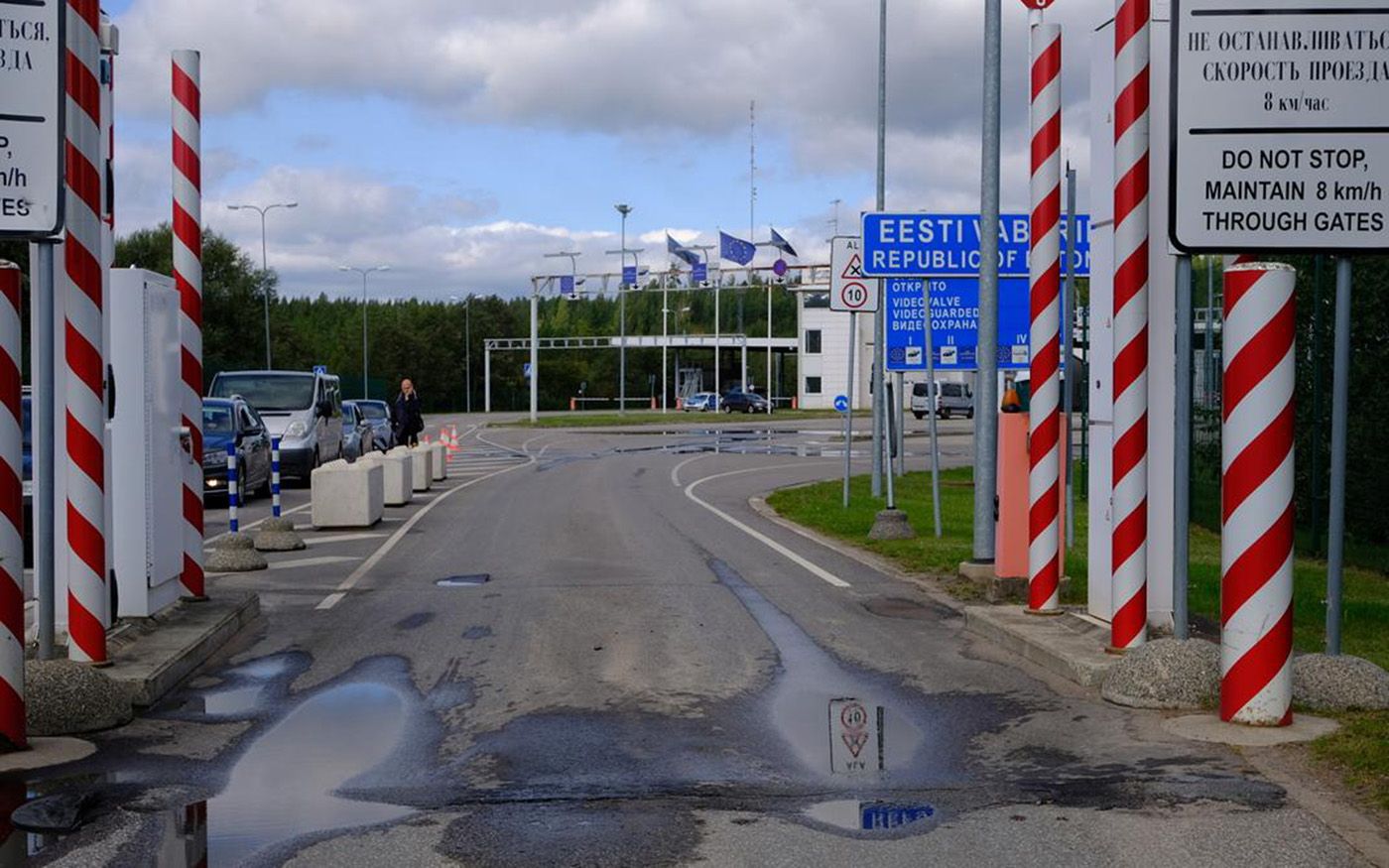 Эстония вводит полный таможенный контроль на границе с Россией