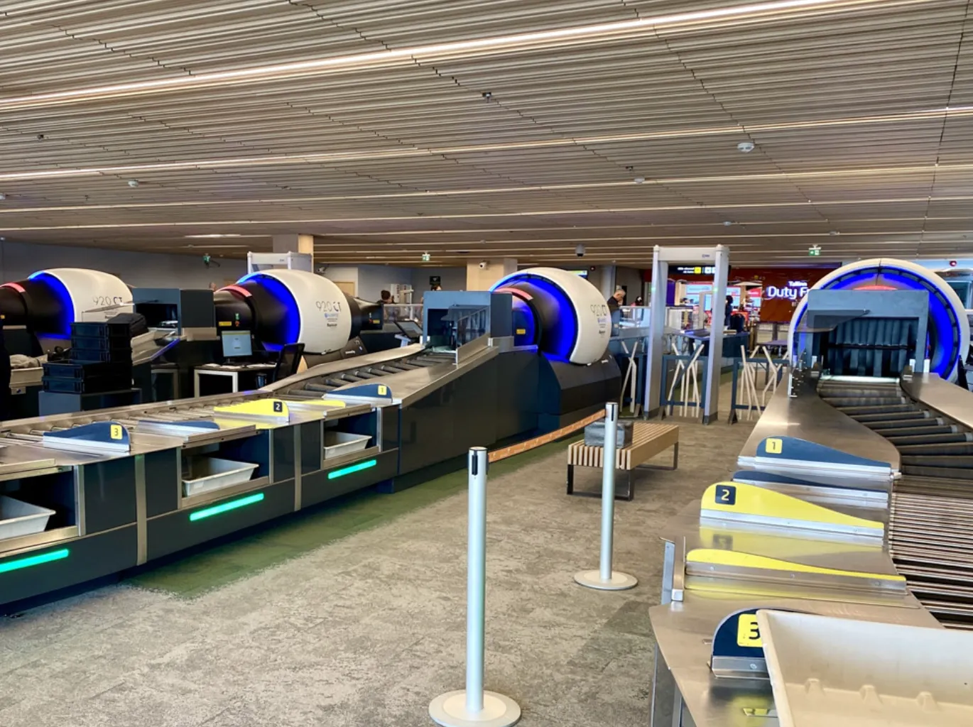 Сканери ручної поклажі на основі комп'ютерної томографії 920CT від Rapiscan Systems в аеропорту Таллінн Сканери ручної поклажі на основі комп'ютерної томографії 920CT від Rapiscan Systems в аеропорту Таллінн