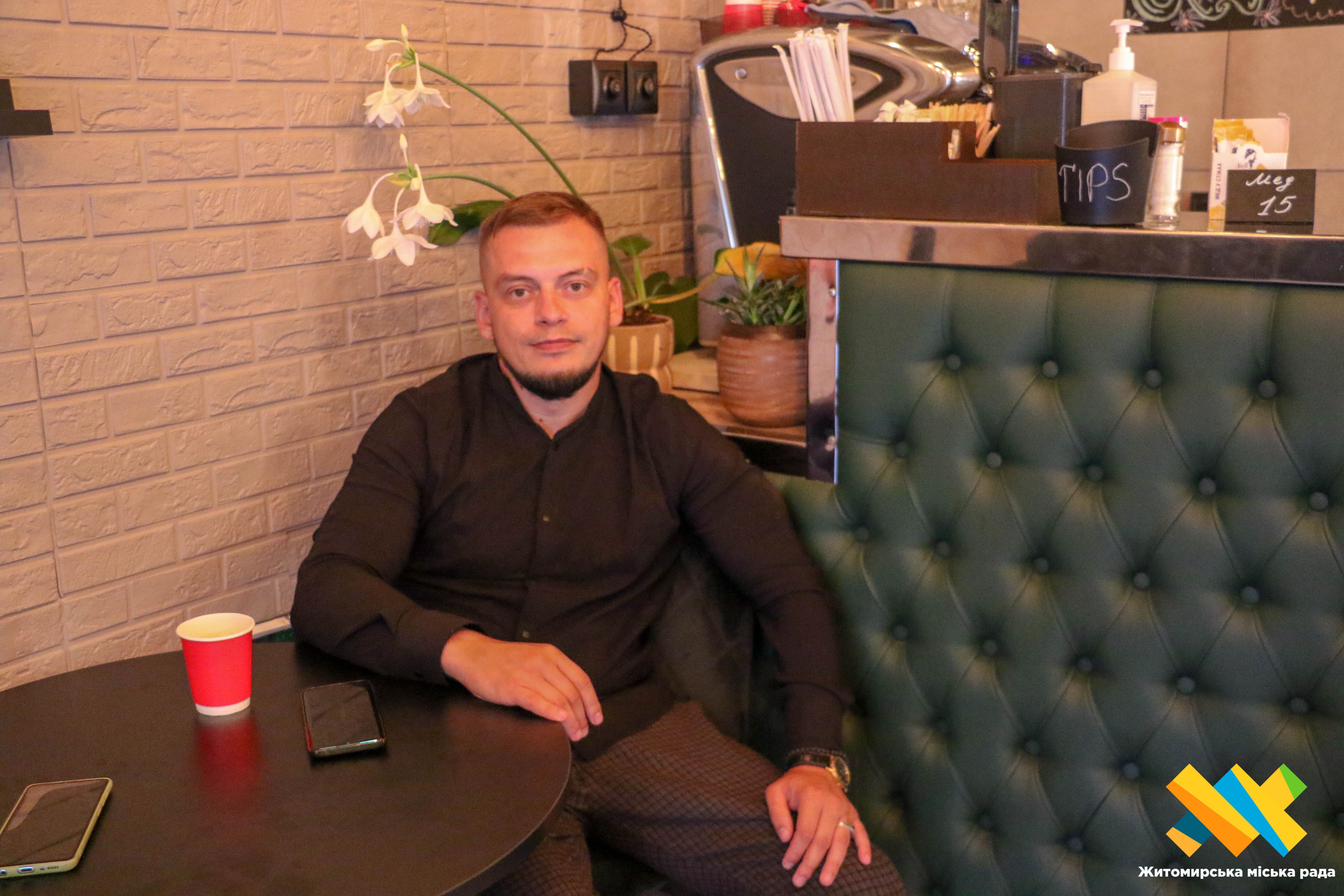 Валентин Кузьмійчук - власник та засновник кав'ярні "Мухомор" Валентин Кузьмійчук - власник та засновник кав'ярні "Мухомор"