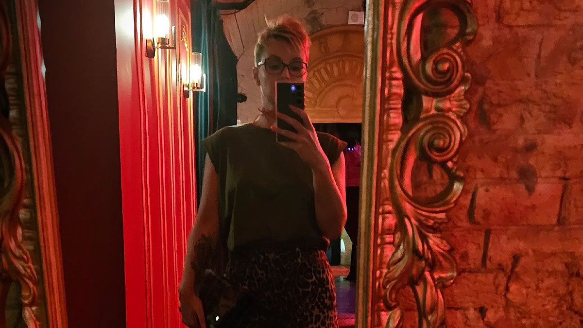 Нападение на комикессу Весту Гунченко - 24 Канал Нападение на комикессу Весту Гунченко - 24 Канал