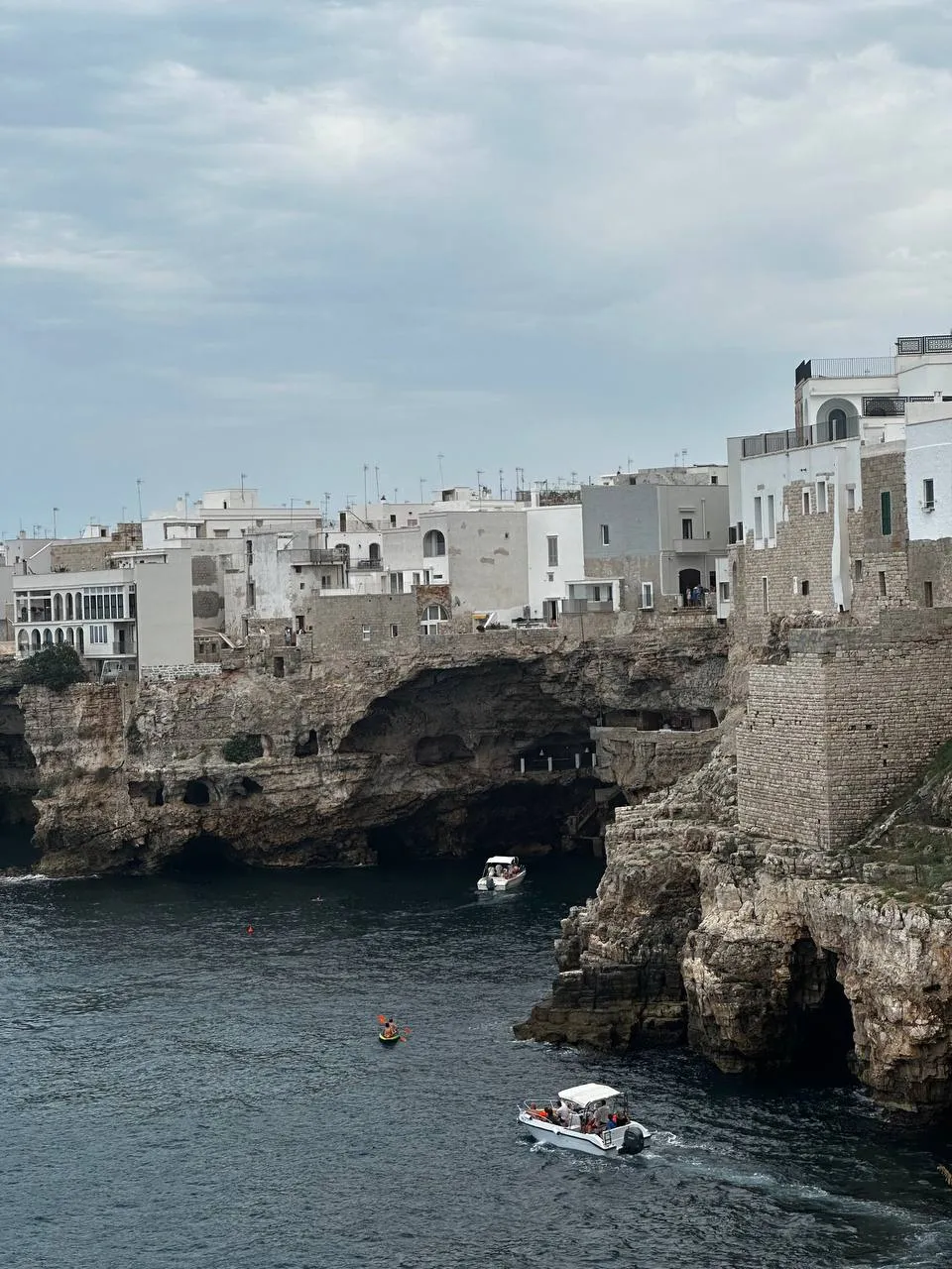 Почему стоит посетить Полиньяно-а-Маре Почему стоит посетить Полиньяно-а-Маре