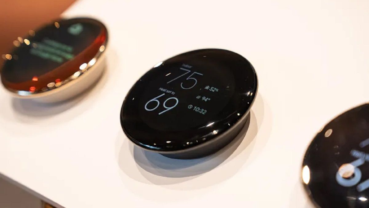 Nest Learning Thermostat четвертого поколения Nest Learning Thermostat четвертого поколения