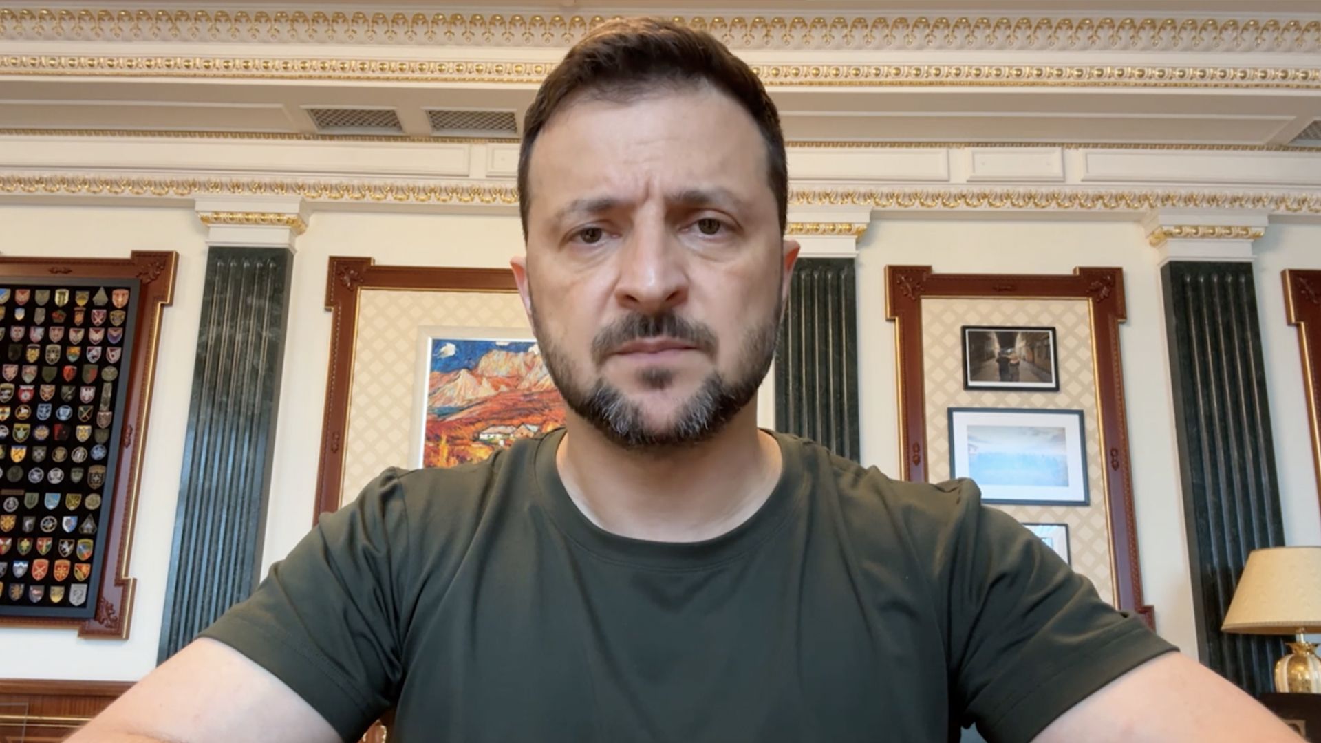 Зеленський звернувся до українців Зеленський звернувся до українців