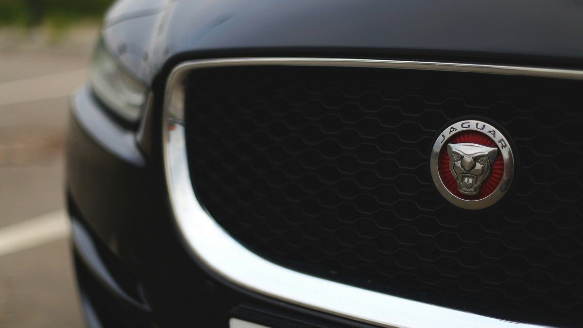 Jaguar призупиняє продажі автомобілів на тлі змін у модельному ряді Jaguar призупиняє продажі автомобілів на тлі змін у модельному ряді