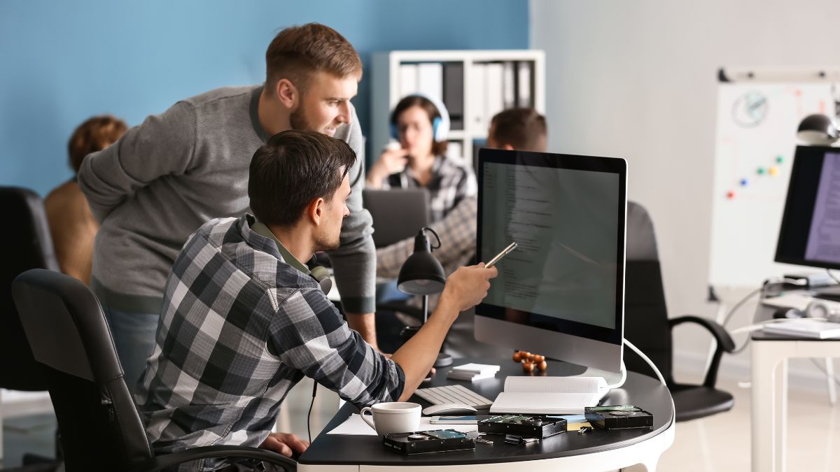 Українські IT-компанії скорочують працівників Українські IT-компанії скорочують працівників