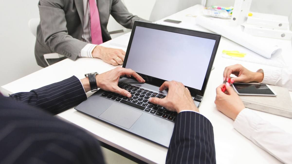 Українські компанії видаляють власників з Росії Українські компанії видаляють власників з Росії