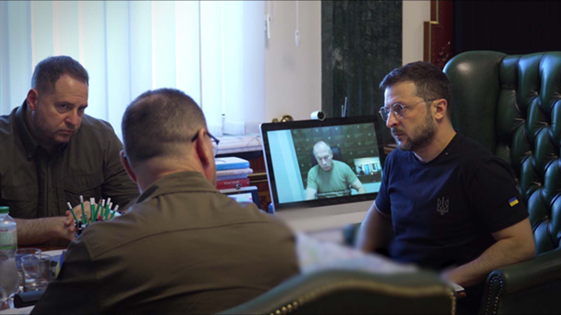 Зеленський провів нараду щодо ситуації на Курщині Зеленський провів нараду щодо ситуації на Курщині