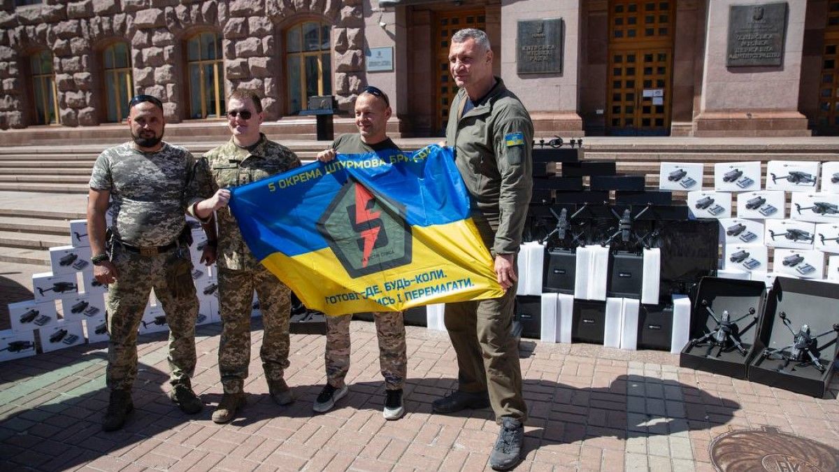 5 київська штурмова бригада отримала від громади Києва 600 Mavic та FPV-дронів, – Кличко 5 київська штурмова бригада отримала від громади Києва 600 Mavic та FPV-дронів, – Кличко