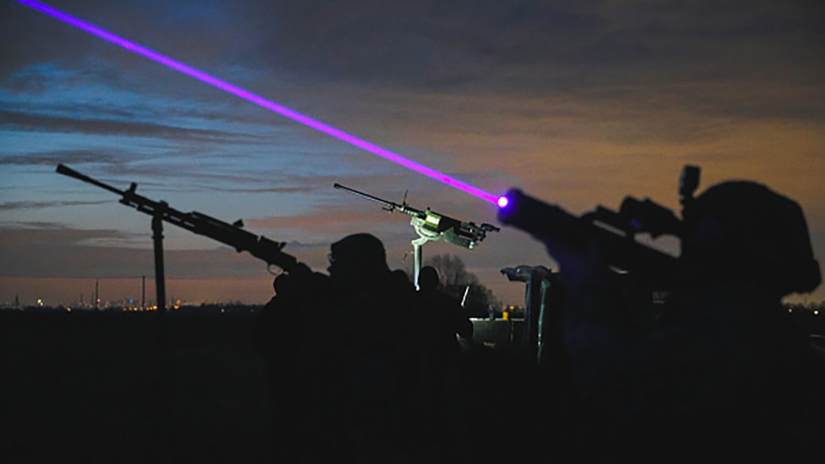 На Черниговщине раздавались взрывы: ПВО работала по Шахеду На Черниговщине раздавались взрывы: ПВО работала по Шахеду