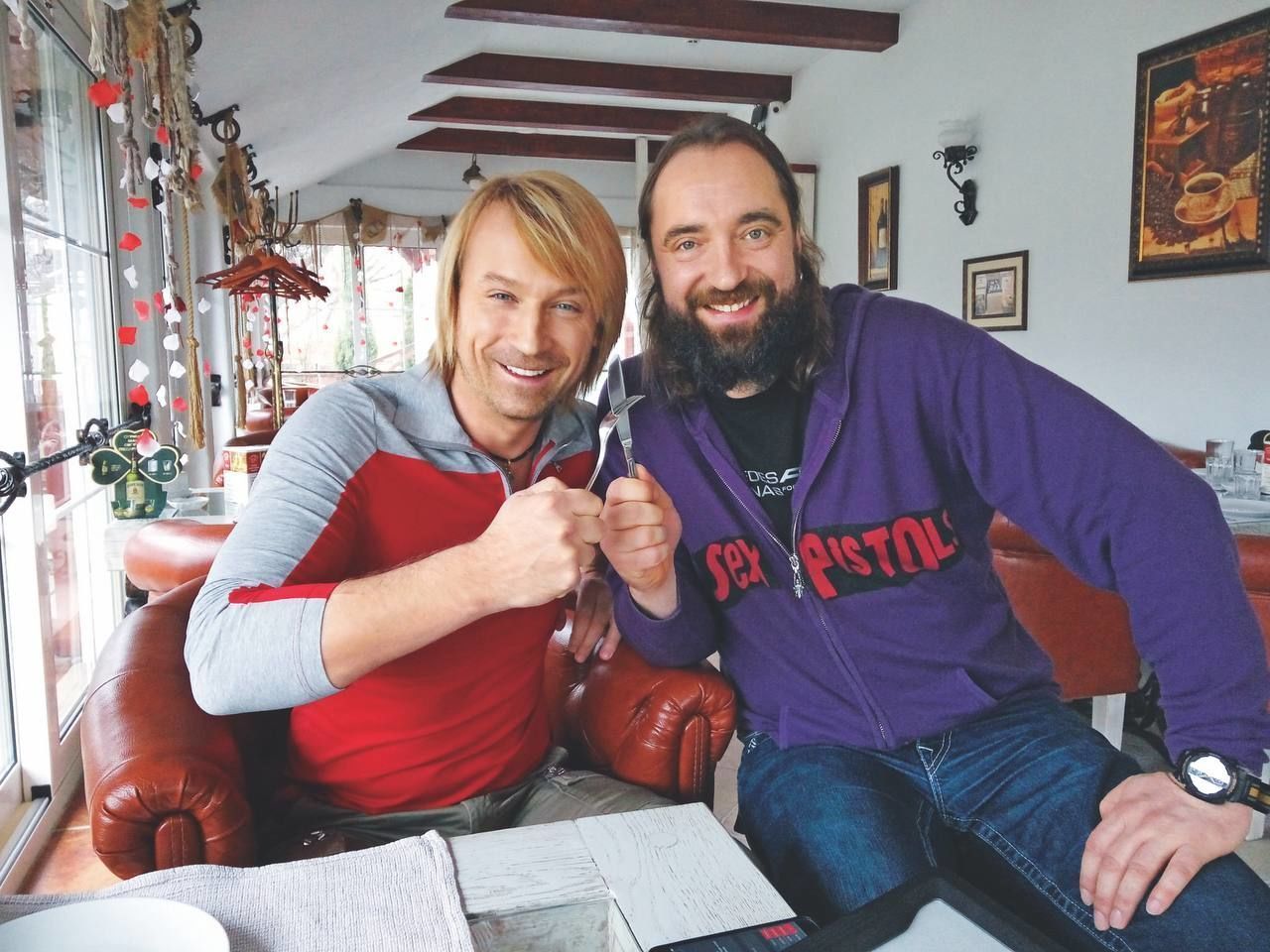 Олег Винник з колишнім продюсером Олександром Горбенко Олег Винник з колишнім продюсером Олександром Горбенко