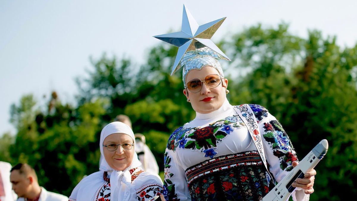 Вєрка Сердючка з "мамою" Вєрка Сердючка з "мамою"