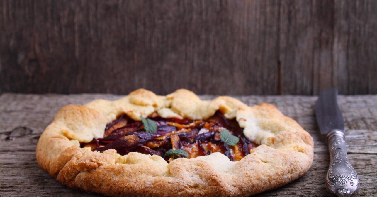 Галета со сливами - приготовьте просто и быстро - пошаговый рецепт - Новости Вкусно Галета со сливами - приготовьте просто и быстро - пошаговый рецепт - Новости Вкусно