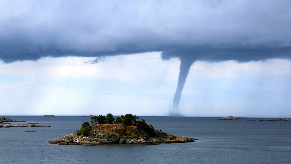 Техномагнат Майк Линч пропал без вести после того, как его яхта затонула возле Сицилии Техномагнат Майк Линч пропал без вести после того, как его яхта затонула возле Сицилии