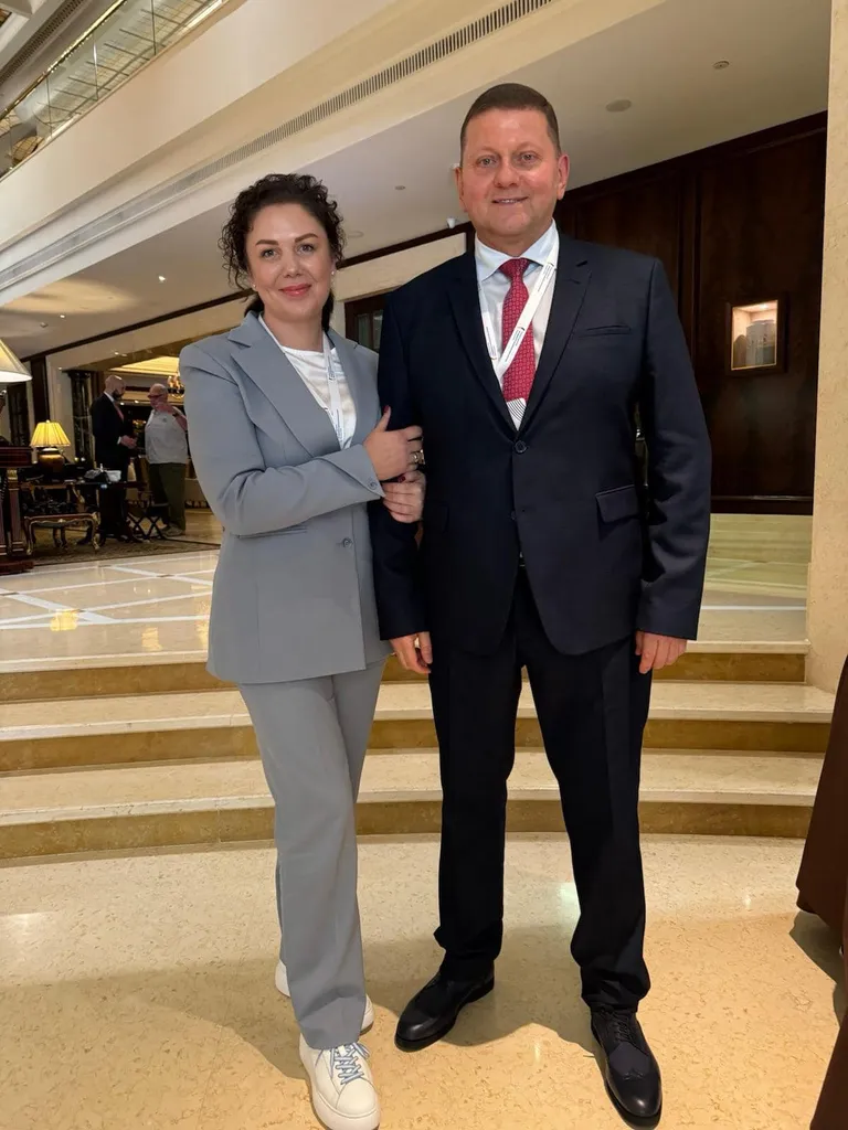 Олена та Валерій Залужні