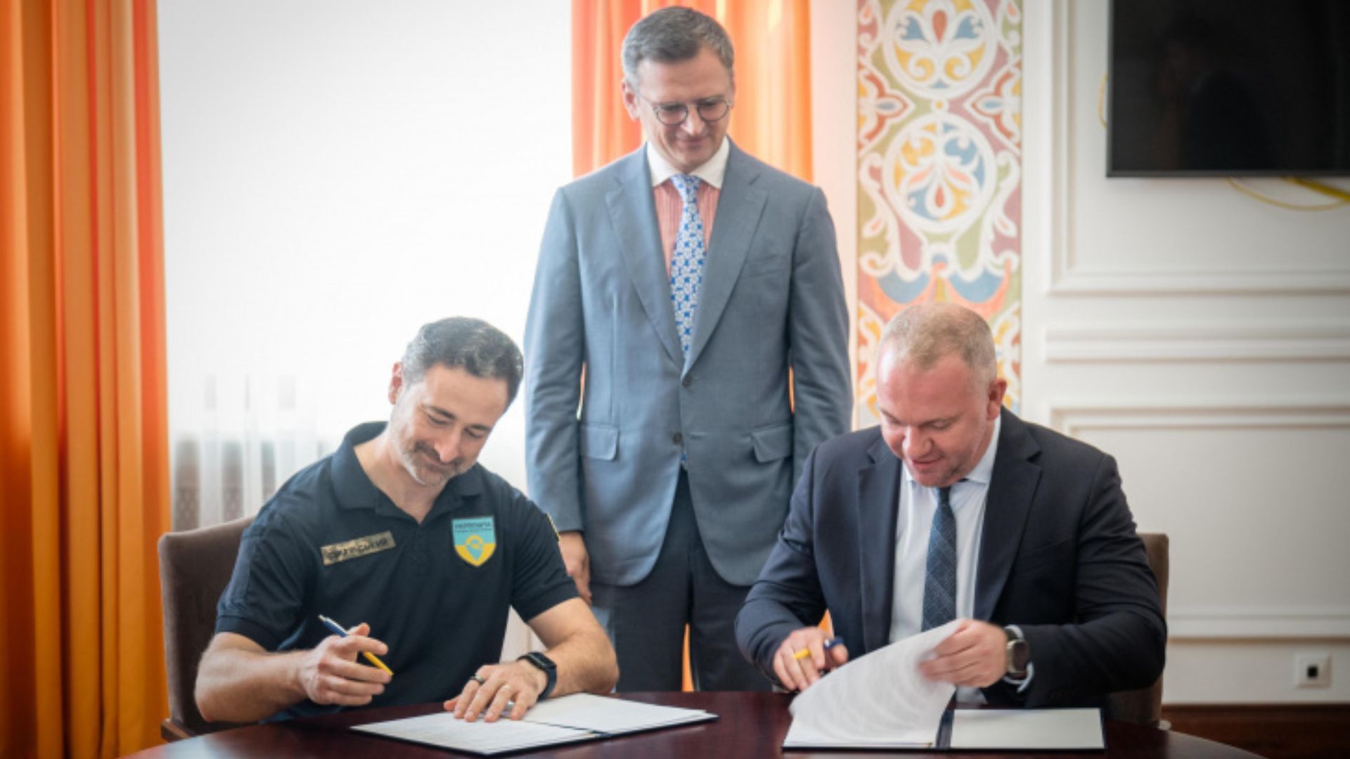 МЗС і Укрпошта МЗС і Укрпошта