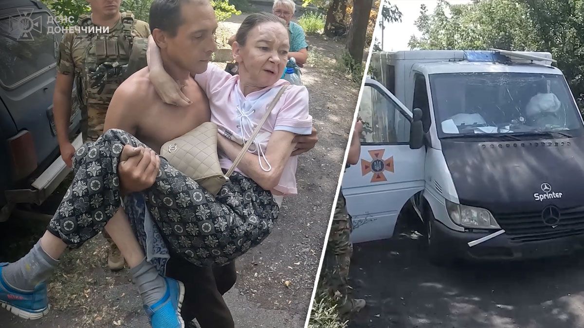 Спасатели попали под обстрел, когда проводили эвакуацию Спасатели попали под обстрел, когда проводили эвакуацию