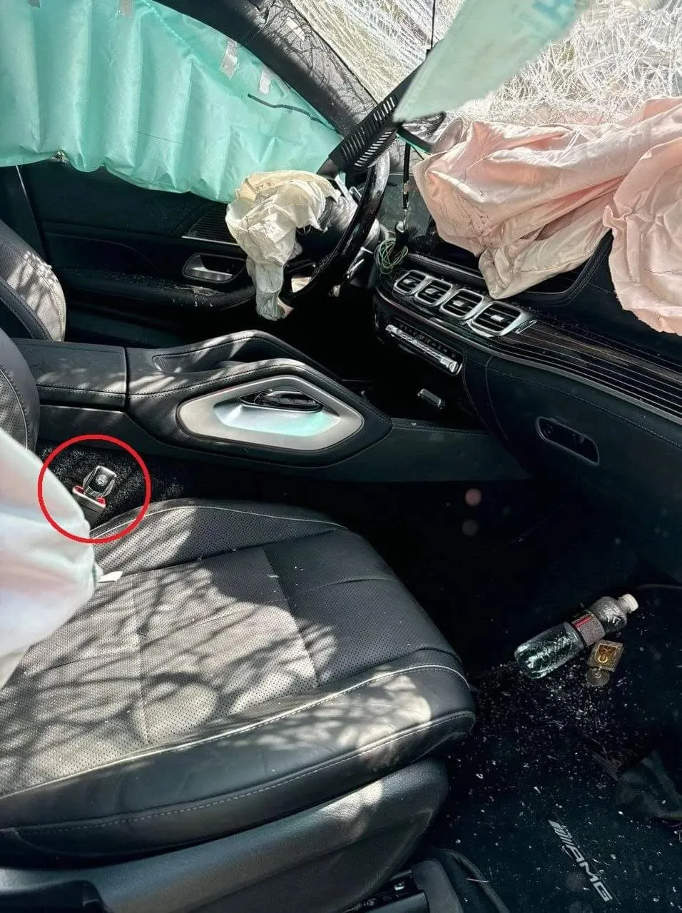 Стан автомобіля Поворознюка зсередини після аварії Стан автомобіля Поворознюка зсередини після аварії