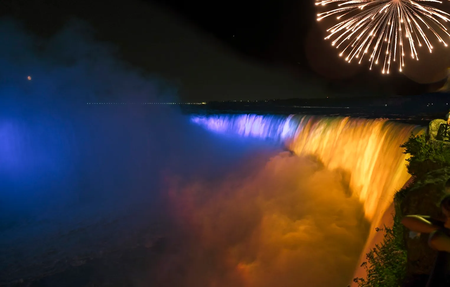 Ніагарський водоспад підсвітять кольорами українського стягу Ніагарський водоспад підсвітять кольорами українського стягу