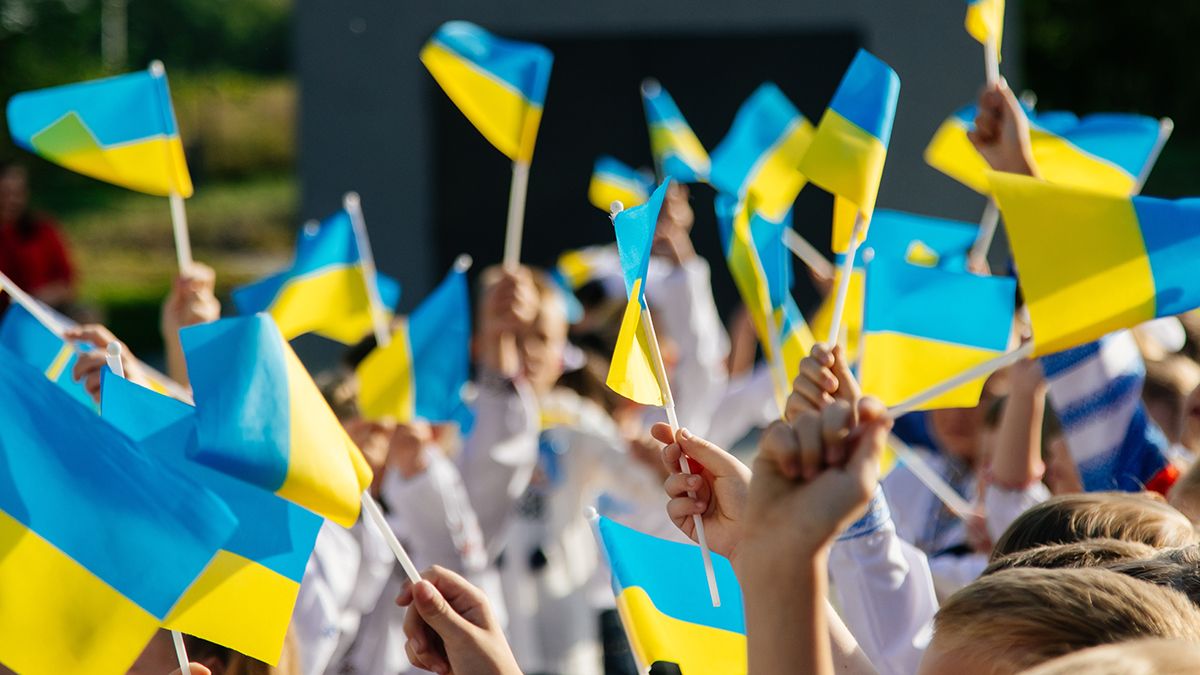 Долучитися до святкового флешмобу можуть всі охочі Долучитися до святкового флешмобу можуть всі охочі