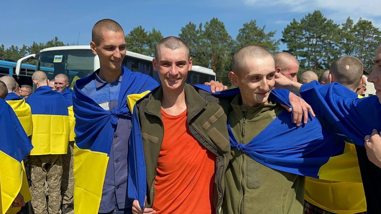 Освобожденные из плена защитники поздравили с Днем Независимости Украины Освобожденные из плена защитники поздравили с Днем Независимости Украины