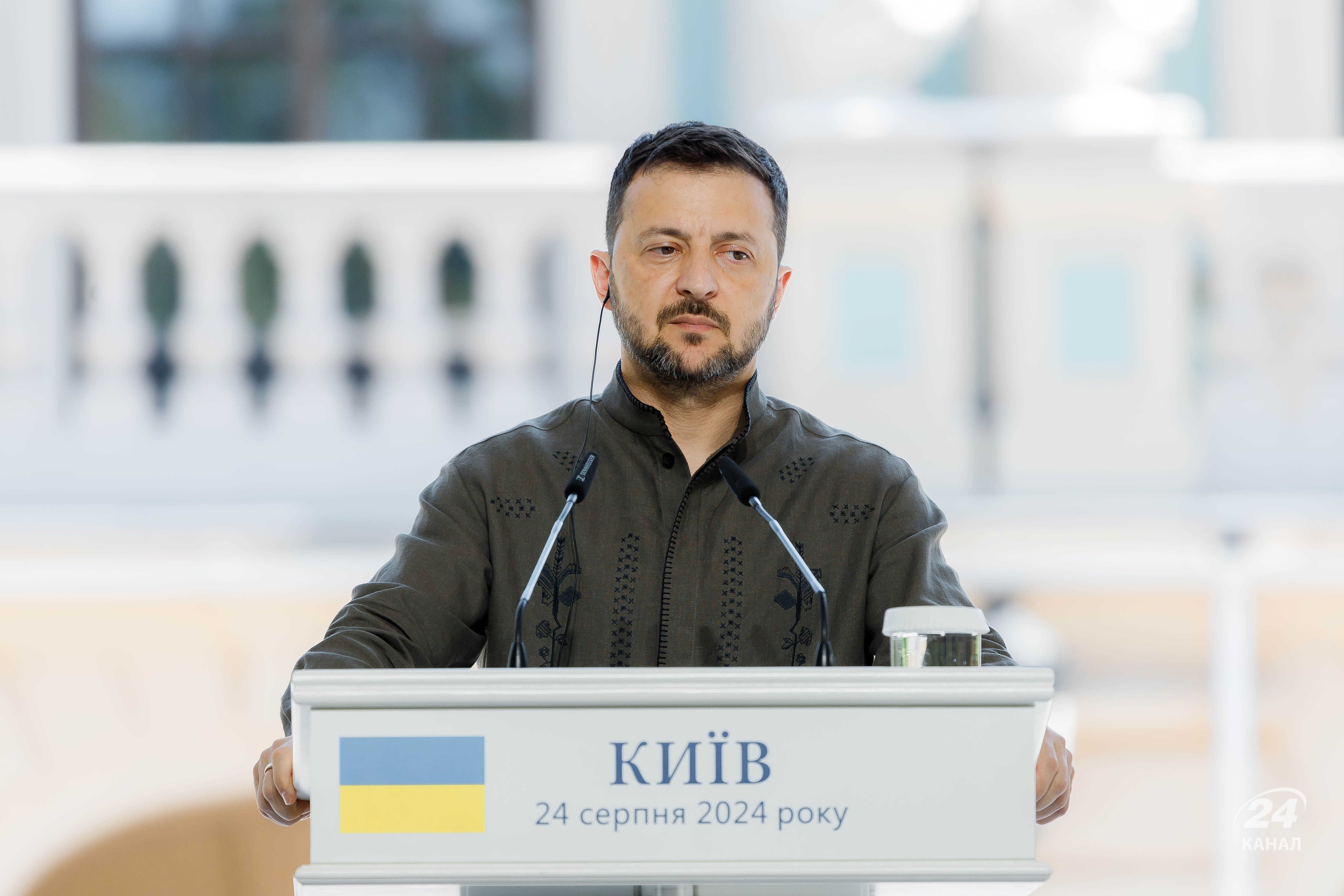 Зеленский рассказал подробности о дрон-ракете "Паляница" Зеленский рассказал подробности о дрон-ракете "Паляница"