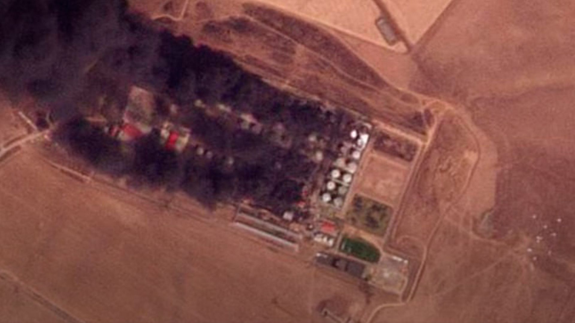 Пожар на нефтебазе в Пролетарске Пожар на нефтебазе в Пролетарске