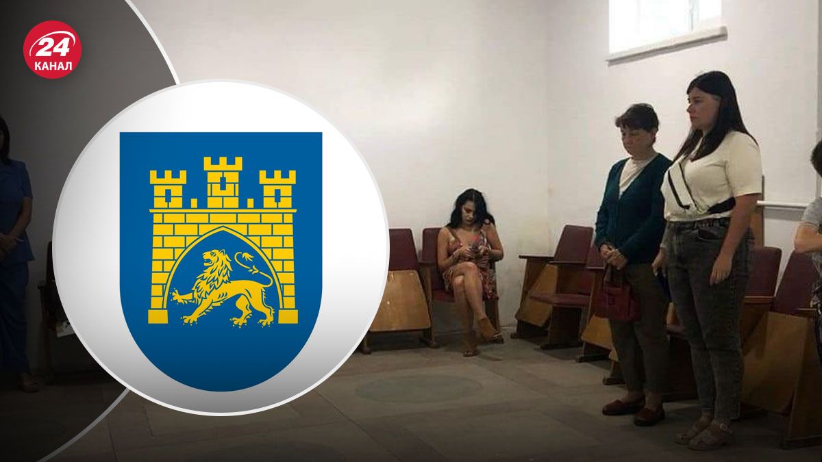 Скандал через жінку, що сиділа під час виконання гімну - 24 Канал